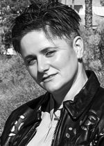 Black & white portrait of author Bee Sacks